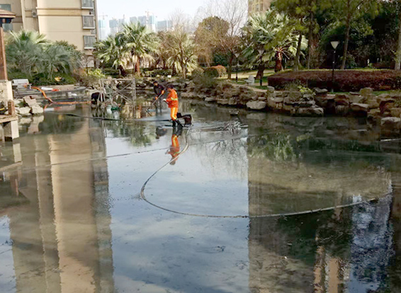 南浔景观池淤泥清理